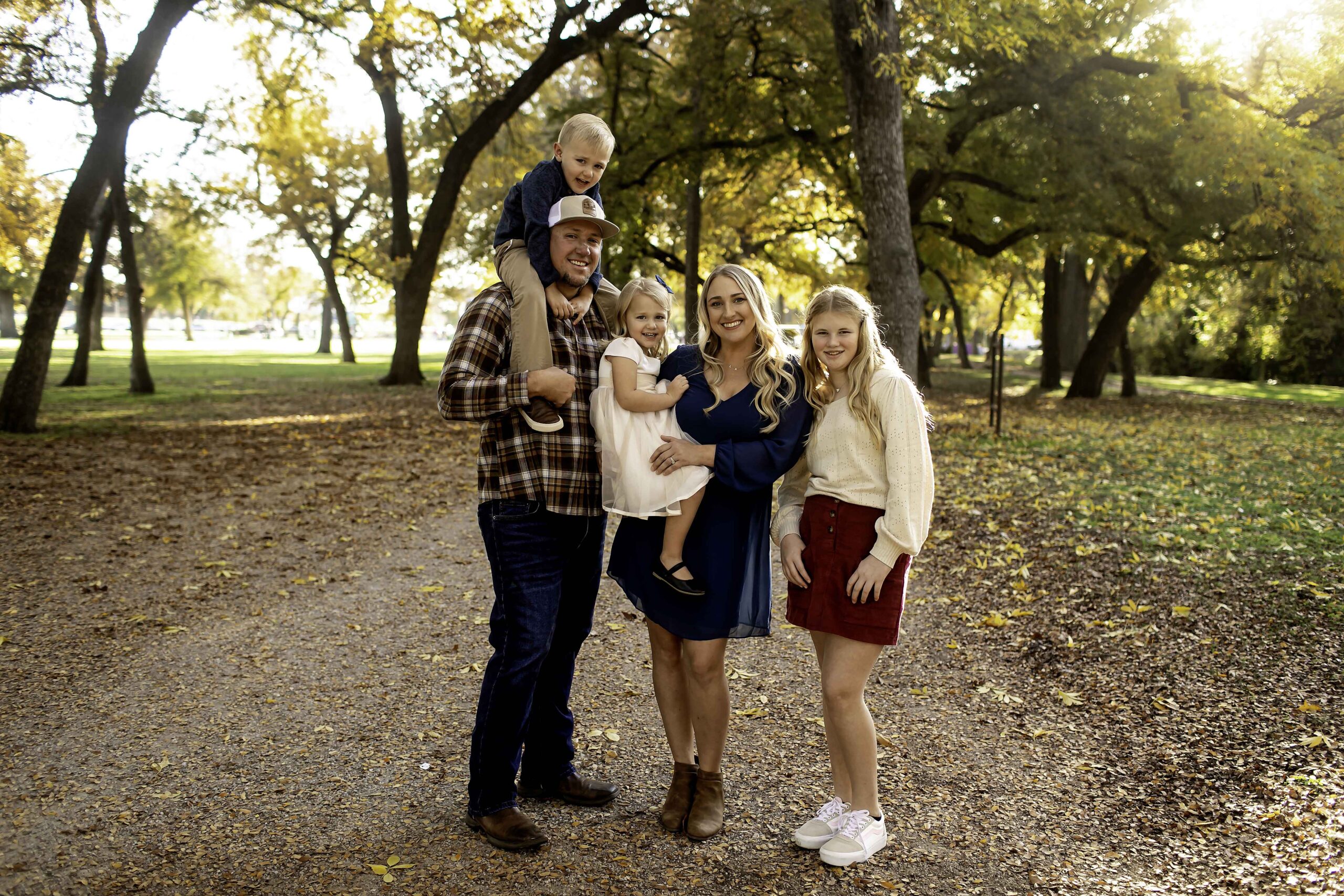 Family Mini Session at Trinity Park in Fort Worth TX