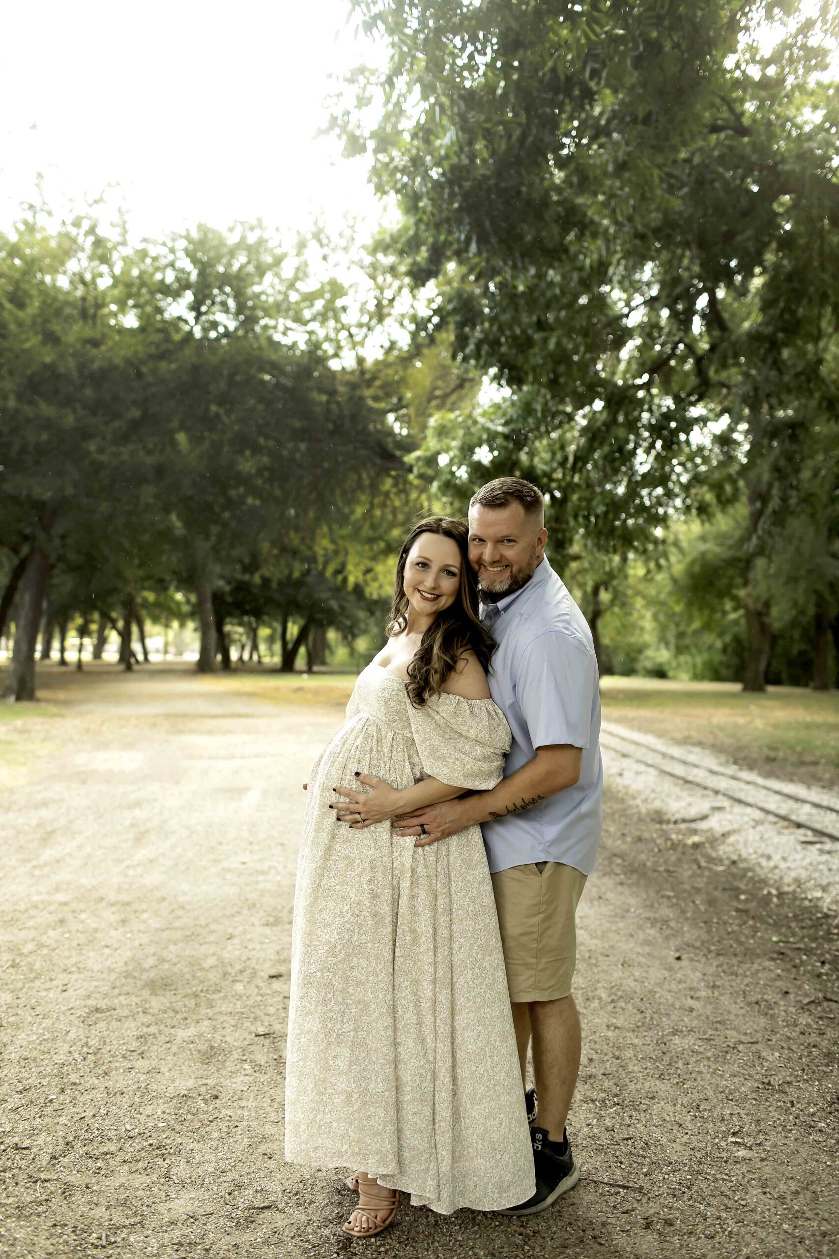 maternity session at trinity park parents